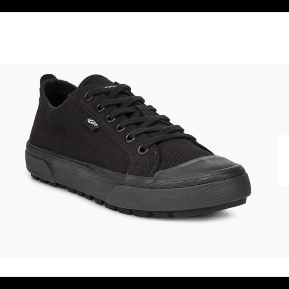 Womens UGG Arie Sneakers size 8.5